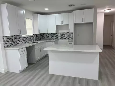 8330 NW 35th Pl, Miami, FL 33147 photo 5