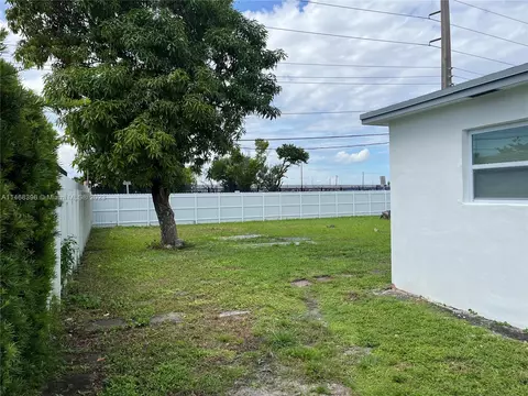 8330 NW 35th Pl, Miami, FL 33147 photo 3