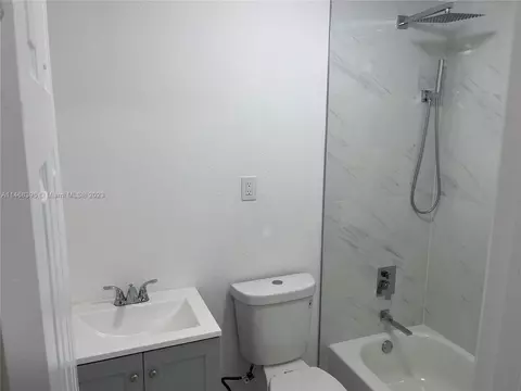 8330 NW 35th Pl, Miami, FL 33147 photo 15