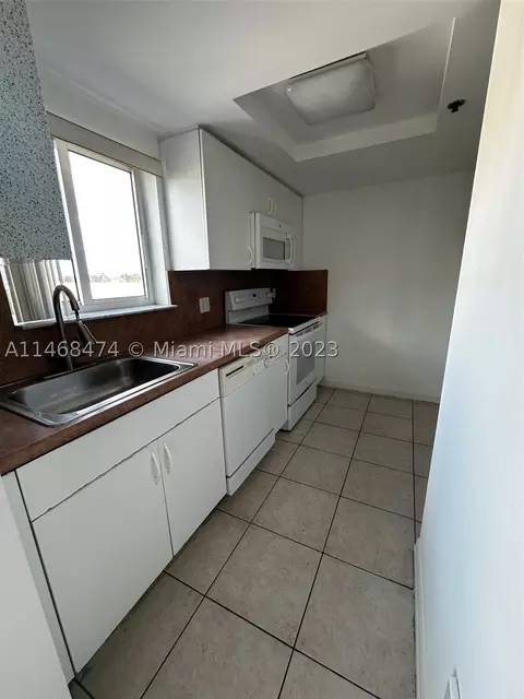 2475 NW 16th Street Rd #415, Miami, FL 33125