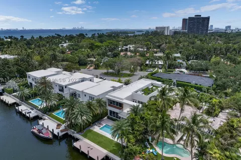 867 NE 76th St, Miami, FL 33138
