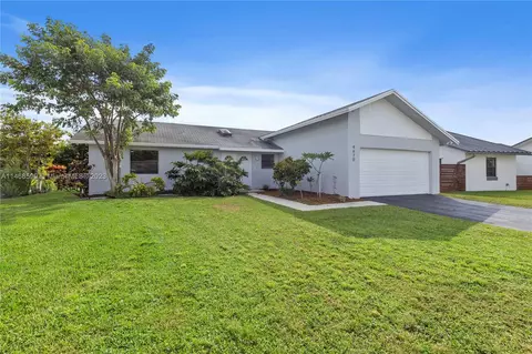 4670 NW 93rd Ave, Sunrise, FL 33351