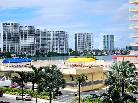 250 174th St #408, Sunny Isles Beach, FL 33160