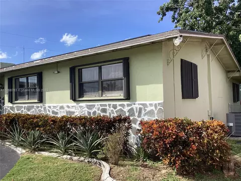 15 NE 193rd Ter, Miami, FL 33179
