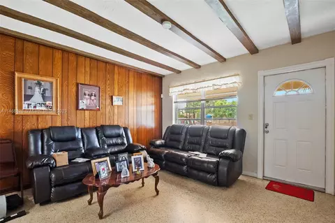 220 W 33rd St, Hialeah, FL 33012 photo 4
