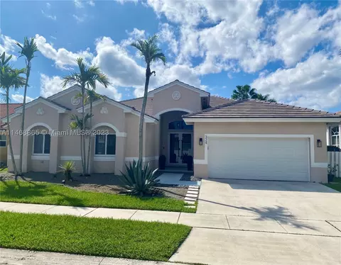 324 SW 188th Ave, Pembroke Pines, FL 33029