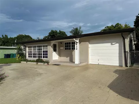 9430 Haitian Dr, Cutler Bay, FL 33189
