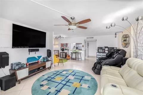 6450 Collins Ave #208, Miami Beach, FL 33141