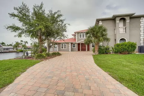 1759 SE 46th St, Cape Coral, FL 33904