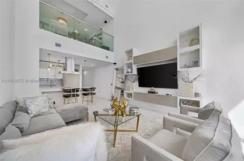 1100 Biscayne Blvd #2505, Miami, FL 33132
