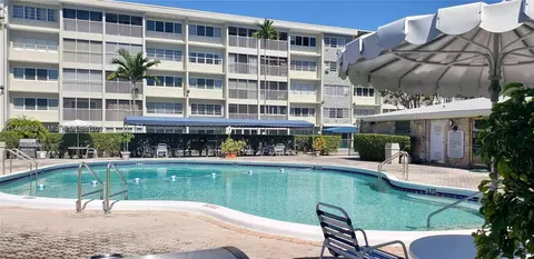330 SE 2nd St #102G, Hallandale Beach, FL 33009