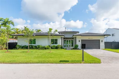 5921 SW 56 Ter, South Miami, FL 33143