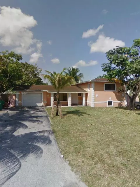 1325 NE 203rd St, Miami, FL 33179