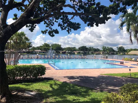250 Gate Rd #157, Hollywood, FL 33024