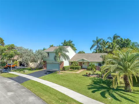 1310 White Stone Way, Davie, FL 33325