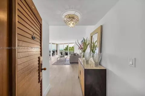 1000 Quayside Ter #702, Miami, FL 33138