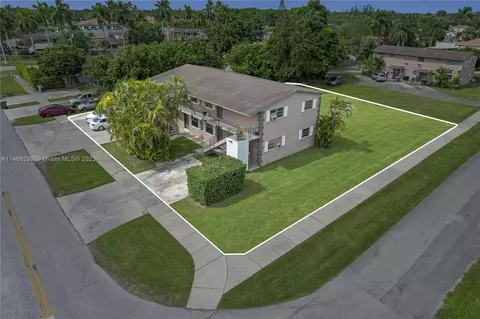 1302 NE 1st Ave, Homestead, FL 33030