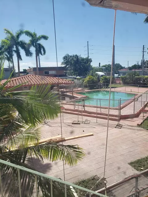5050 NW 7th St #504, Miami, FL 33126