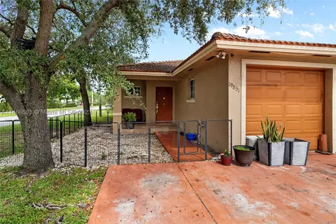 19851 E Cypress Ct E, Hialeah, FL 33015