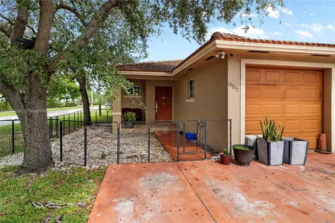 19851 E Cypress Ct E, Hialeah, FL 33015