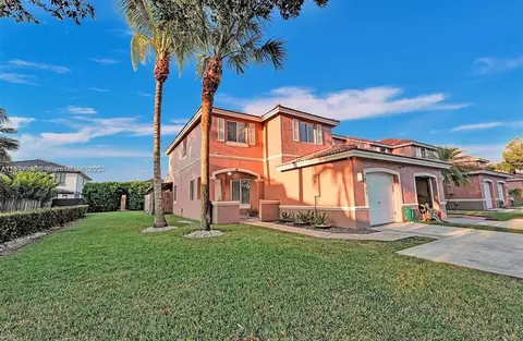 16567 SW 68th Ter, Miami, FL 33193