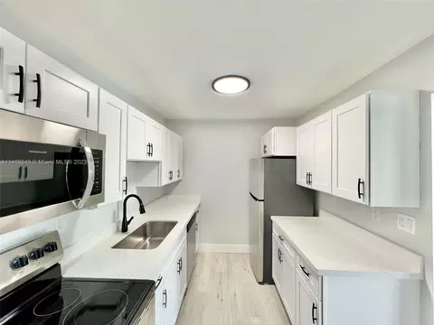 20761 NE 4th Pl #201, Miami, FL 33179