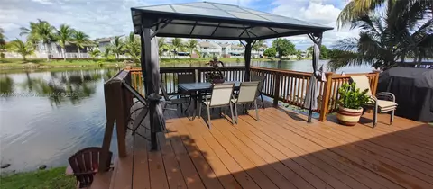 7031 NW 169th Ter, Hialeah, FL 33015