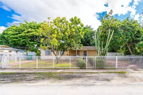 5022 NW 168th Ter, Miami Gardens, FL 33055