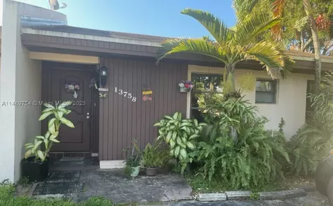 13758 SW 54th Ter, Miami, FL 33175