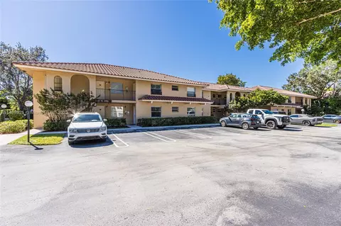9170 NW 40th St #102-2, Coral Springs, FL 33065