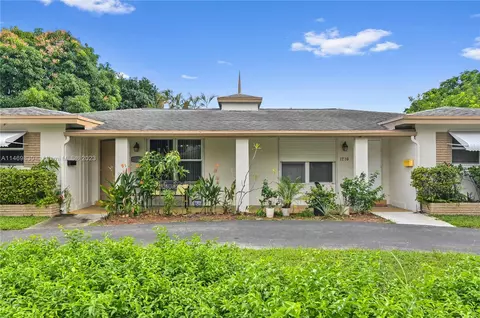 1710 NE 45th St, Oakland Park, FL 33334