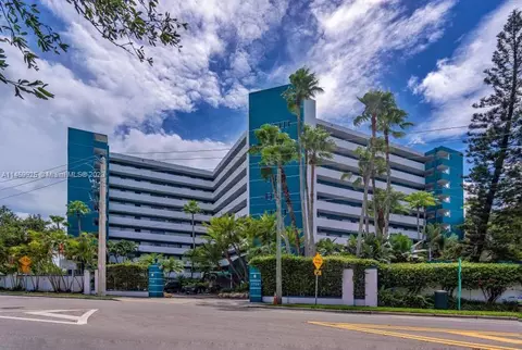 1700 NW N River Dr #907, Miami, FL 33125