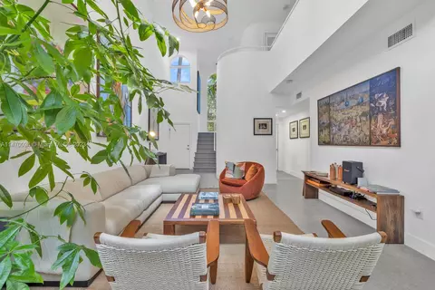 3104 Shipping Ave #D, Miami, FL 33133
