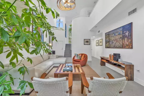 3104 Shipping Ave #D, Miami, FL 33133