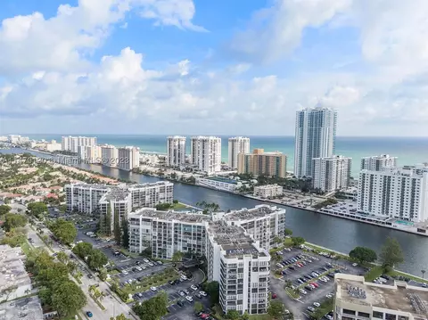 800 Parkview Dr #306, Hallandale Beach, FL 33009