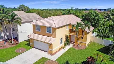 261 SW 192nd Ter, Pembroke Pines, FL 33029