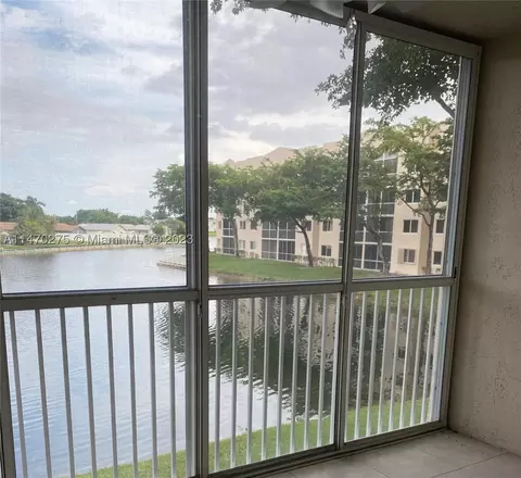 9599 Weldon Cir #A212, Tamarac, FL 33321