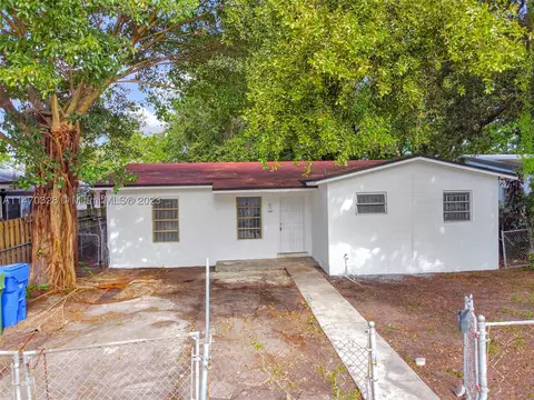 321 NW 51st St, Miami, FL 33127