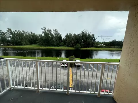 16465 NE 22nd Ave #313, North Miami Beach, FL 33160