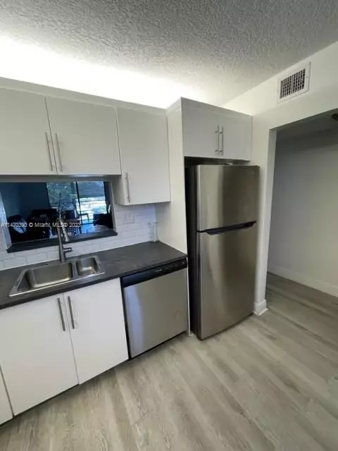 1810 N Lauderdale Ave #2408, North Lauderdale, FL 33068