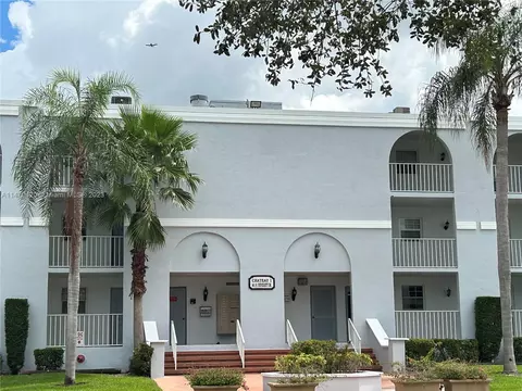 661 N University Dr #1-104, Pembroke Pines, FL 33024