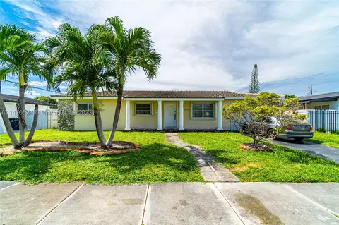 2132 SW 97th Ct, Miami, FL 33165