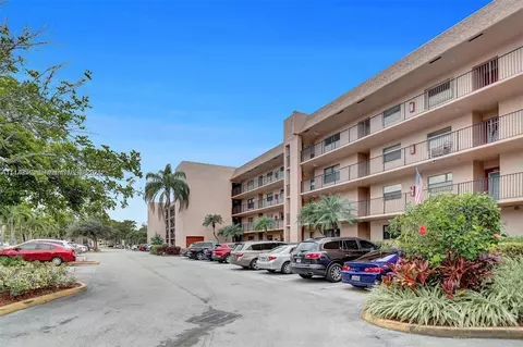 10451 Sunrise Lakes Blvd #404, Sunrise, FL 33322