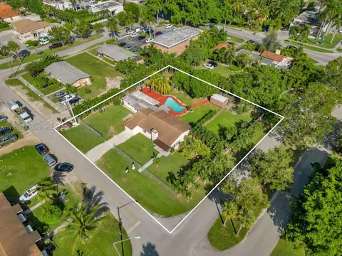 141 NE 14th St, Homestead, FL 33030