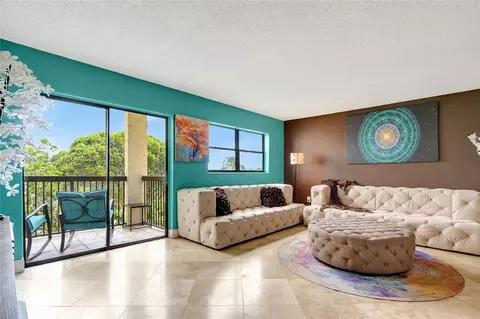 701 NW 19th St #403, Fort Lauderdale, FL 33311
