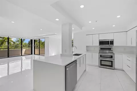 170 Ocean Lane Dr #413, Key Biscayne, FL 33149