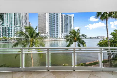 901 Brickell Key Blvd #307, Miami, FL 33131