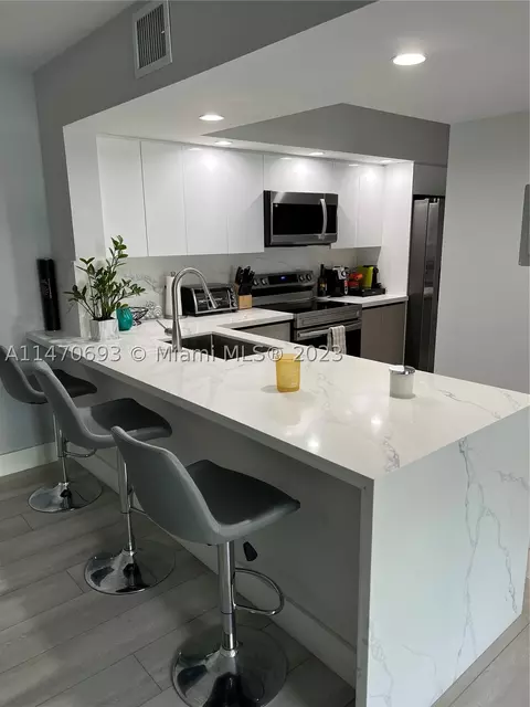 18850 NW 57th Ave #107, Hialeah, FL 33015