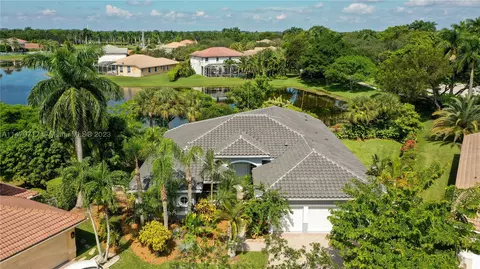 3997 Nighthawk Dr, Weston, FL 33331