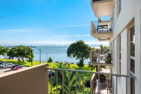 880 NE 69th St #3Q, Miami, FL 33138